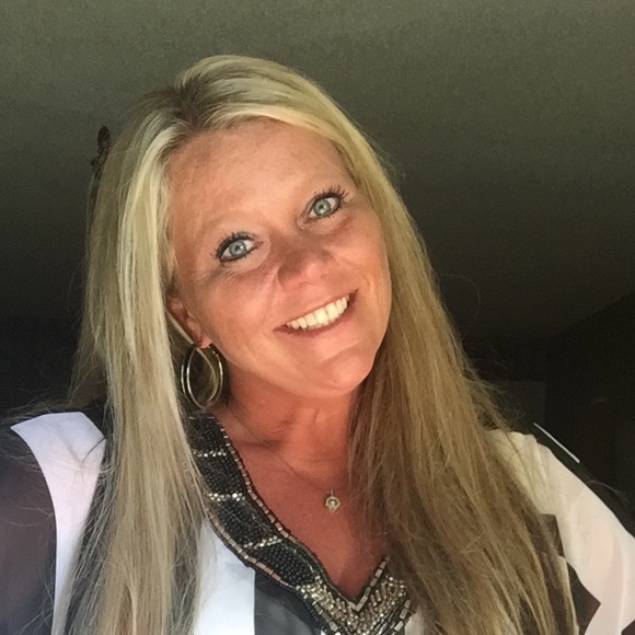 Meet your Posher, Alica - Picture 1 of 1